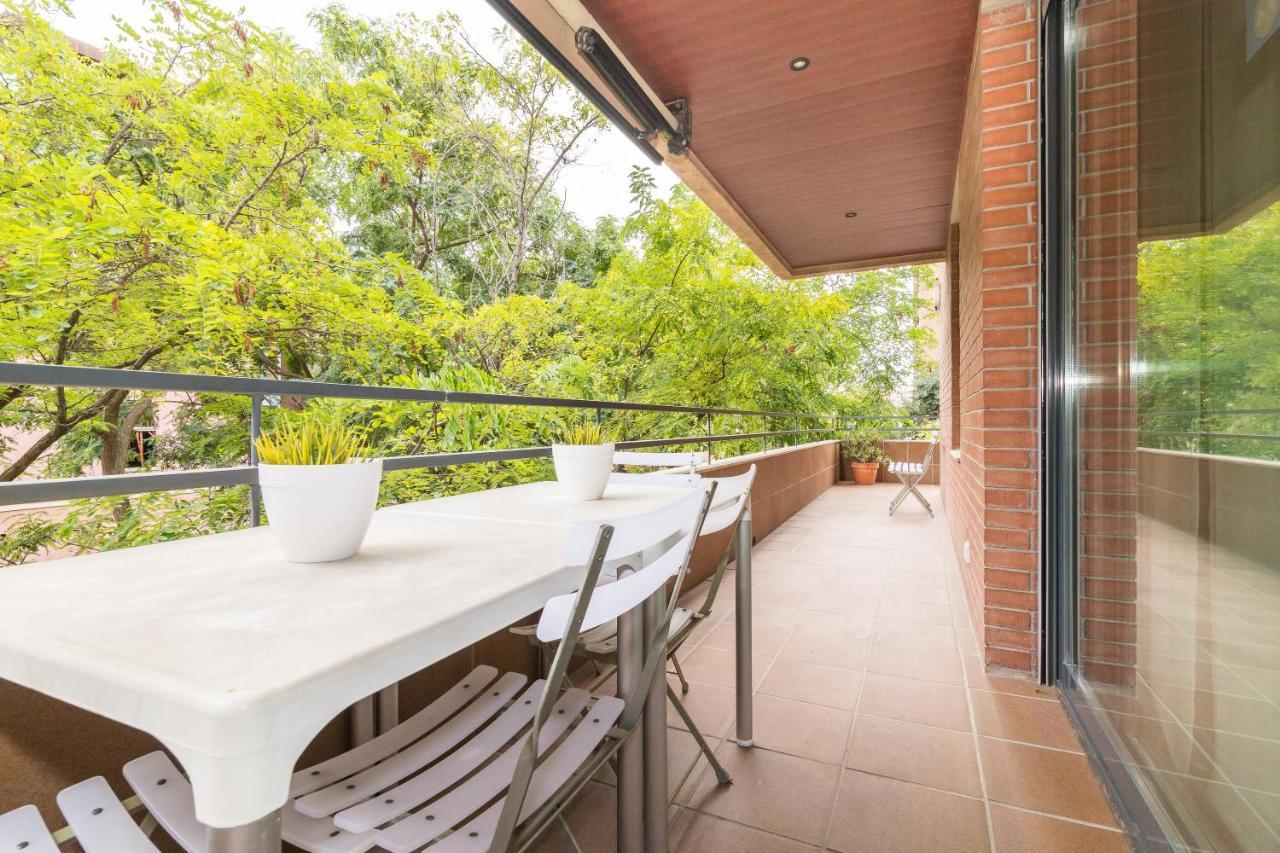 Apartment Guell Barcelona Bagian luar foto