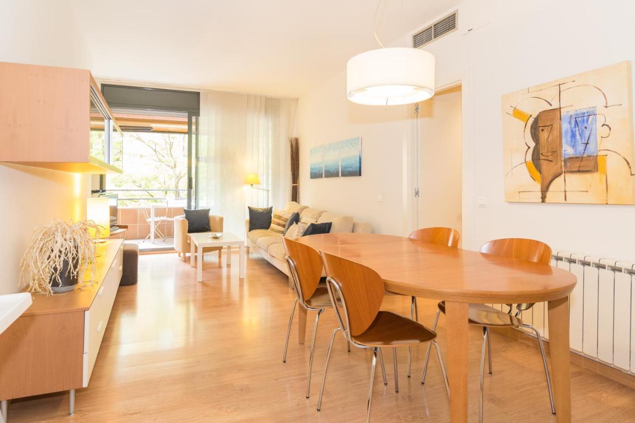Apartment Guell Barcelona Bagian luar foto
