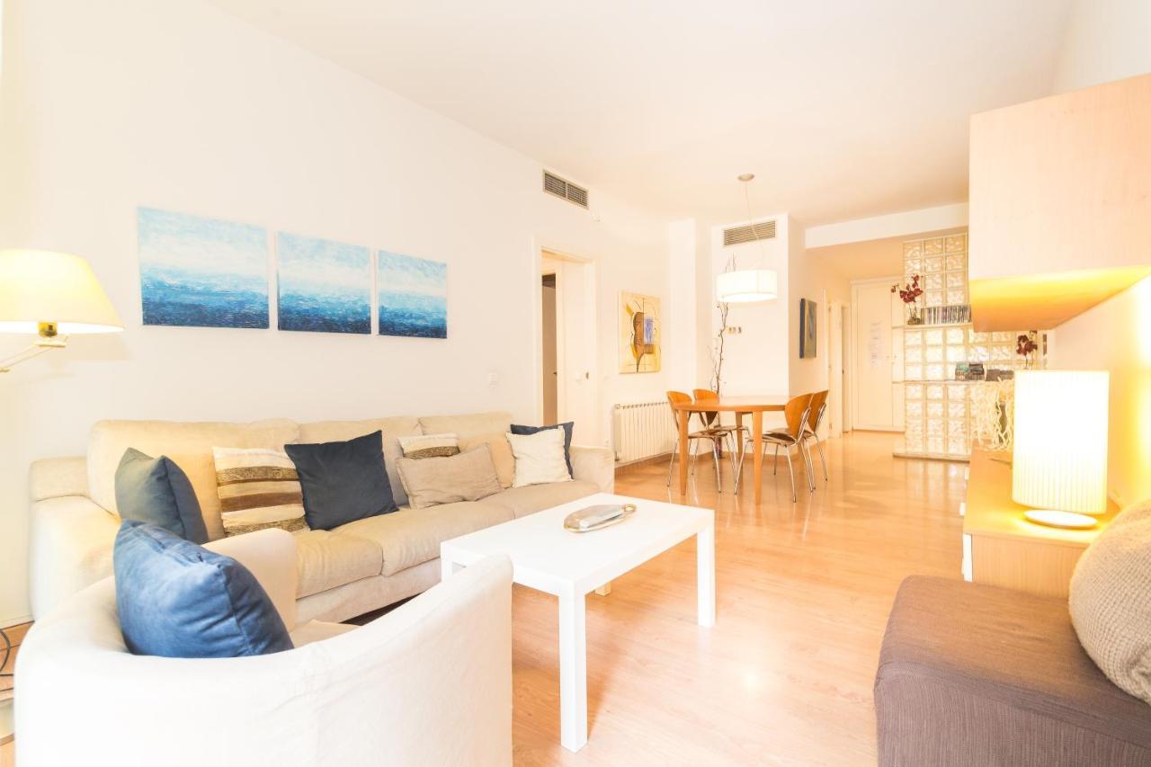Apartment Guell Barcelona Bagian luar foto