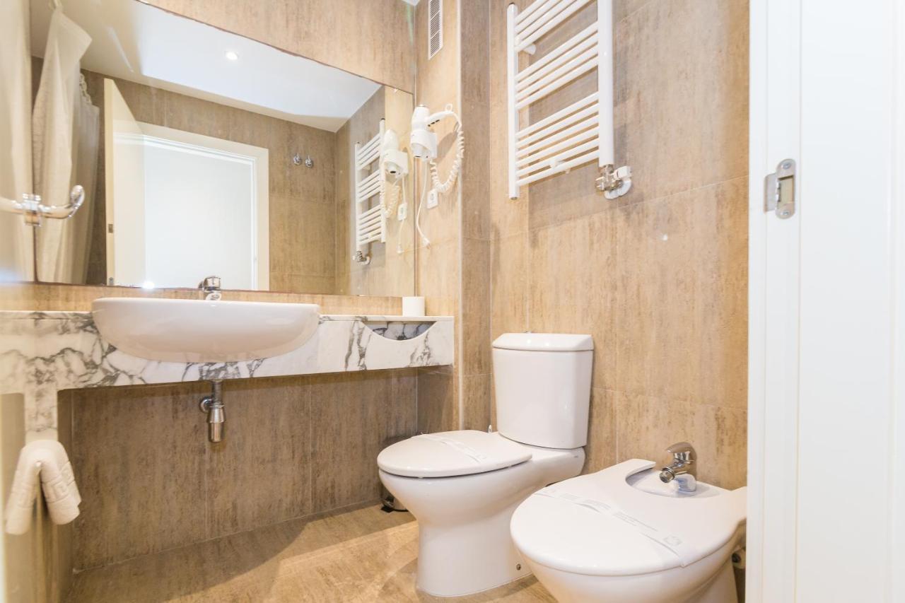 Apartment Guell Barcelona Bagian luar foto