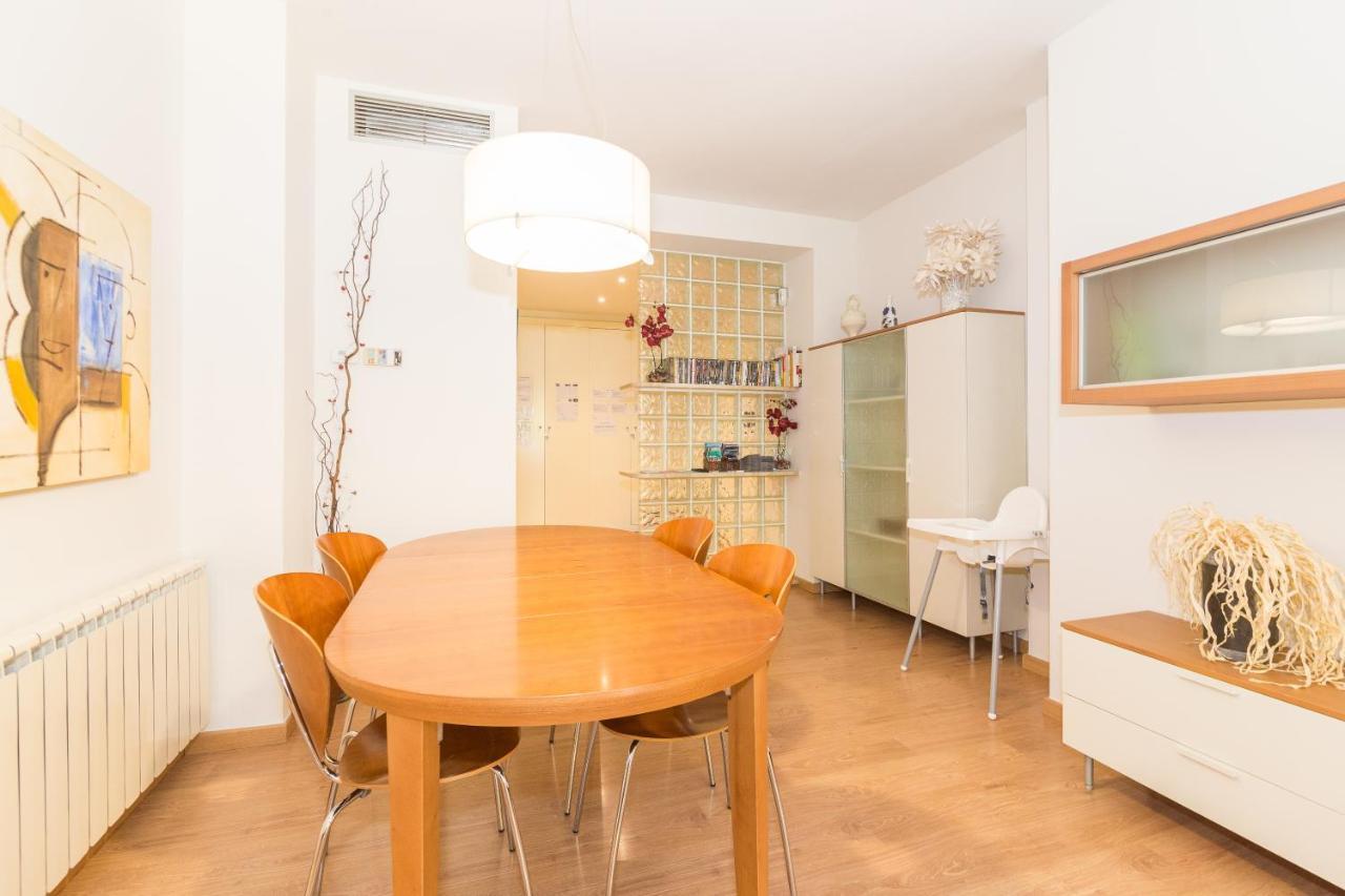 Apartment Guell Barcelona Bagian luar foto