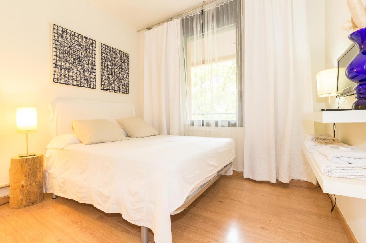 Apartment Guell Barcelona Bagian luar foto