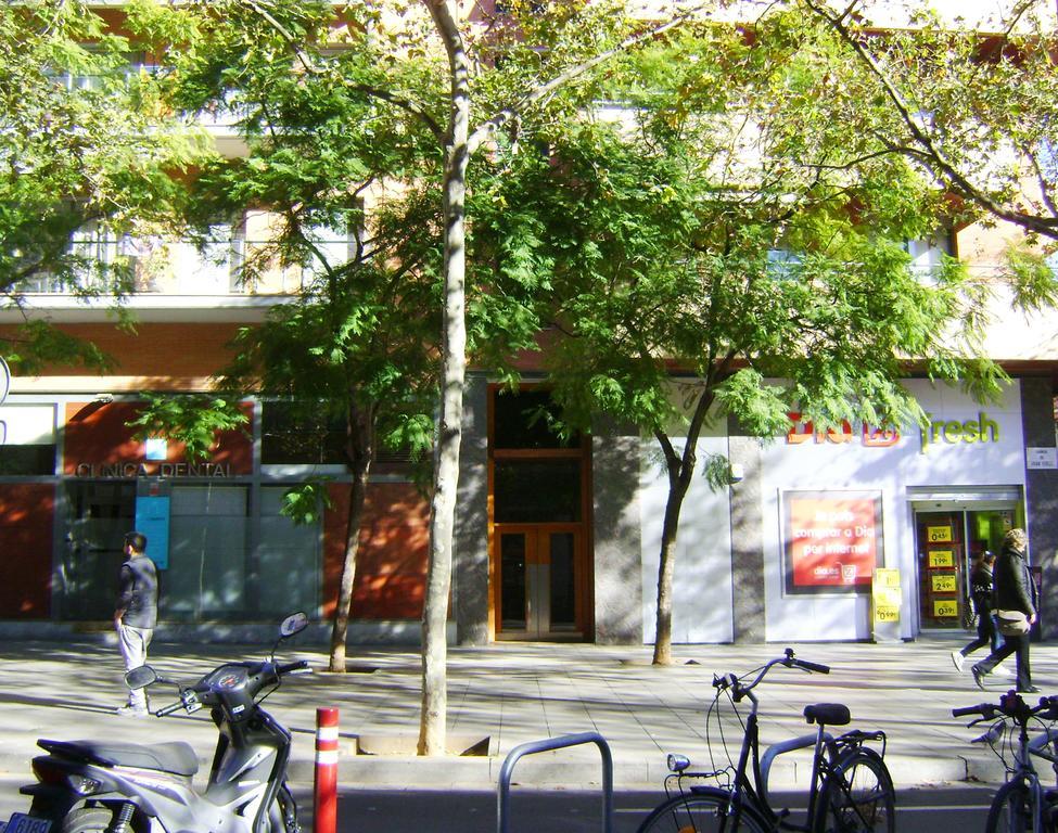 Apartment Guell Barcelona Bagian luar foto