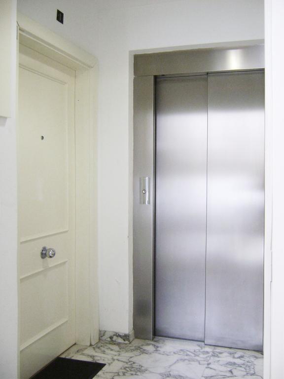 Apartment Guell Barcelona Bagian luar foto