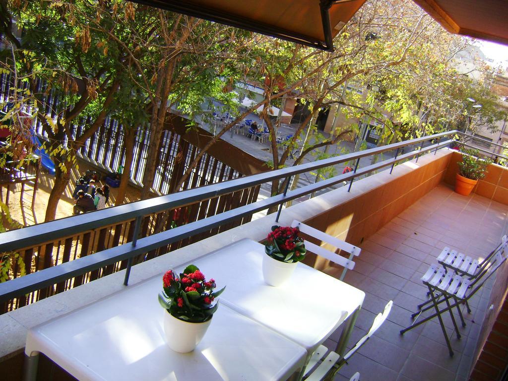 Apartment Guell Barcelona Bagian luar foto