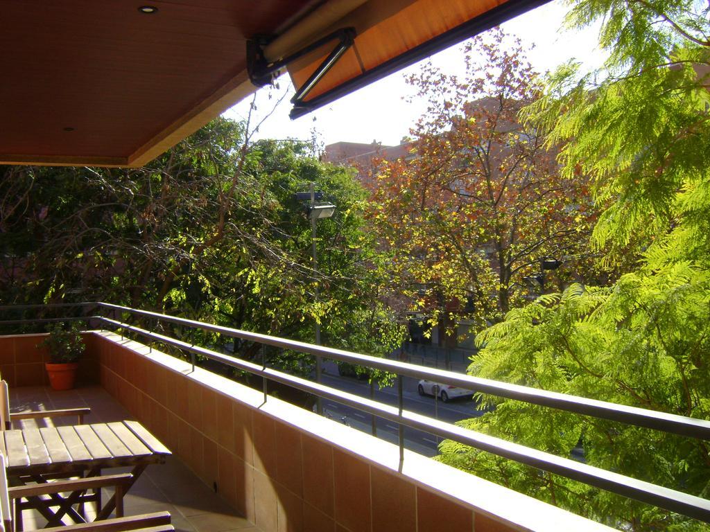 Apartment Guell Barcelona Bagian luar foto